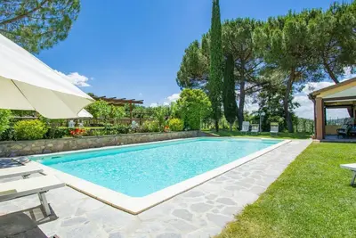 Image de Agréable appartement pour 4 personnes avec Wifi, piscine, Tv, terrasse, animaux admis et parking