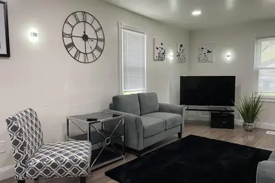 Privé 4 Bdrm / 3 Bths ❤️