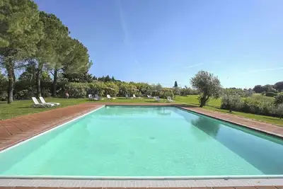 Image de Bel appartement avec Wifi, piscine, Tv, patio, animaux admis, vue panoramique et parking
