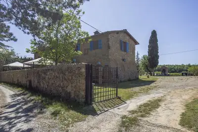 Image de Appartement dans une maison de vacances avec Wifi, piscine, Tv, patio, vue panoramique, parking