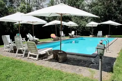 Image de Appartement dans une maison de vacances avec piscine, Wifi, Tv, patio, animaux admis, parking