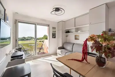 Appartement face à la plage Bellangenet avec vue mer.