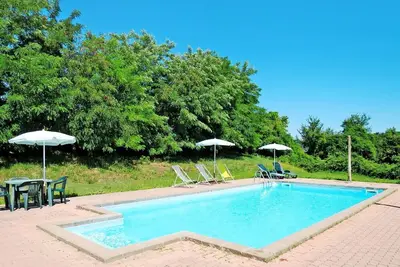 Bel appartement dans une maison de vacances pour 4 personnes avec piscine, Wifi, patio et parking