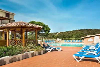 Image de Confortable appartement pour 4 personnes avec piscine, Wifi, climatisation, Tv et terrasse