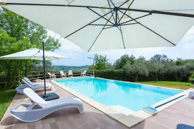 Image de Agréable appartement dans une maison de vacances avec Wifi, piscine, Tv, terrasse et parking