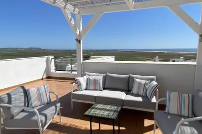 Image de Moderne maison mitoyenne avec vue mer, piscine et près de la plage