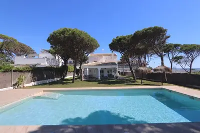Image de Casa Bamba - Beautiful villa with pool just 50m from the beach in Roche