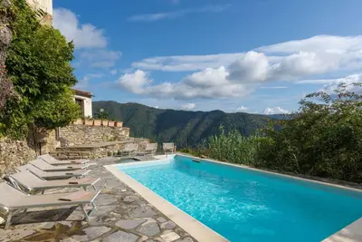 Image de Bel appartement avec piscine, Wifi, Tv, terrasse, animaux admis, vue panoramique et parking