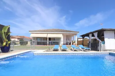 Image de El Colorado - Moderne et charmante maison de vacances avec piscine