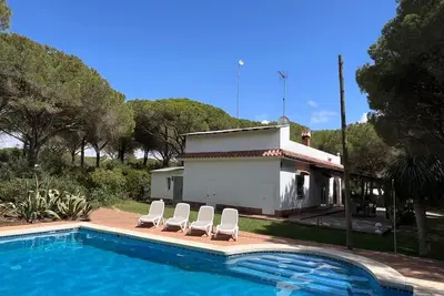Image de Mayorazgo - charmante maison de champagne, située sur un terrain couvertes par des pinières, avec piscine privée, jardin et barbecue