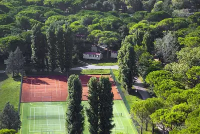 Image de Appartement dans une maison de vacances avec Wifi, piscine, terrasse, animaux admis, parking