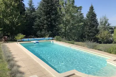 Image de Maison de vacances avec piscine privée et vélos, proche du marché de Riberac