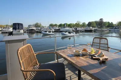 Image de Boatlodge flottant confortable \"Mallorca\", Max. 4 pers, 2 chambres.