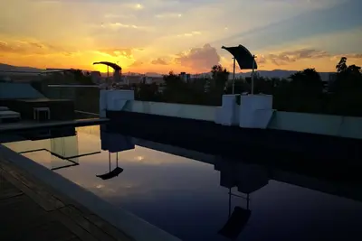 Image de Appartement incroyable! Piscine et Snackbar, bureau privé et terrasse! ! Meilleur emplacement