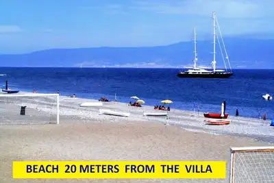Image de Single Villa 20meters from the Sea and/or for Thermal Cure near Taormina
