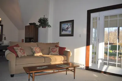 Image de Propriété historique Eagles Mere avec habitabilité améliorée en face de l'étang Outlet