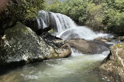 Image de Animaux acceptés, maison de montagne rustique de trois étages, 4 chambres et chalet ⛰