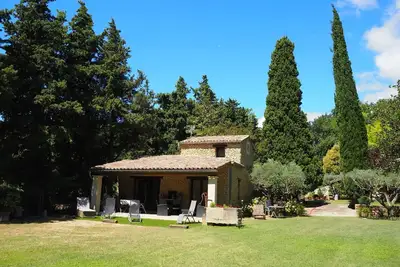 Image de Maison en pierre près des vignobles Châteauneuf