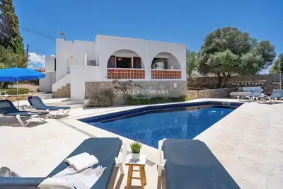 Image de Villa with pool, 5 min walk to bars and restaurants, 10 min to beach, Wifi, Ac