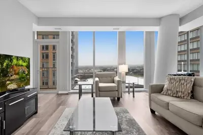 Image de Grand Appartement 2 Chambres | Crystal City Arlington | par Gls