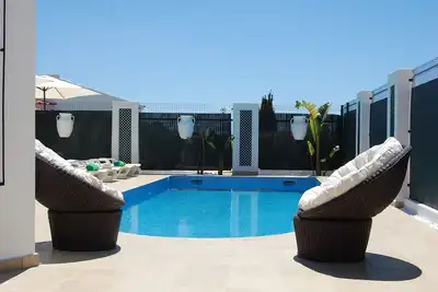 Image de Villa 2 sur un emplacement fantastique sur la plage d'Oura, Albufeira