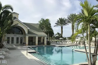 Image de Élégant condo 2bd2b avec Lanai dans les palmiers vénitiens