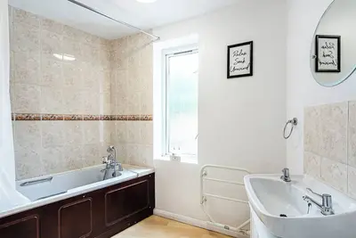 Image de Appartement moderne de 2 chambres près de la tour de Londres