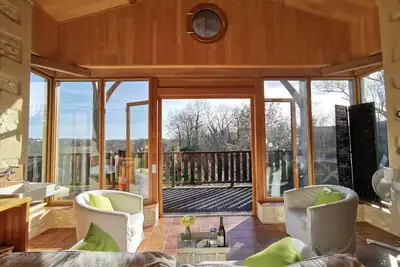 Image de Lodge de luxe et écologique primé dans un vignoble biologique