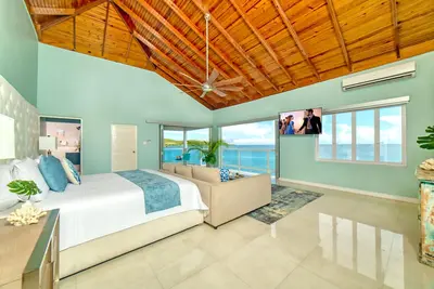 Image de Maison de luxe mise à jour, avec une vue imprenable sur l'océan