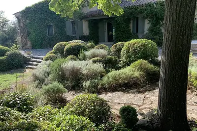 Image de Villa spacieuse, élégante et entièrement équipée à Goult