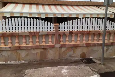 Image de Chambre avec térrasse et parking extérieur, pres du centre ville des Abymes