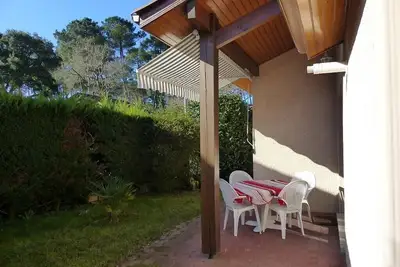 Image de Capbreton. Résidence Le Bosquet Aux Ecureuils. Villa avec piscine en copropriété