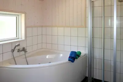 Image de Bel appartement dans une maison de vacances avec bain à remous, Wifi, Tv, terrasse, parking