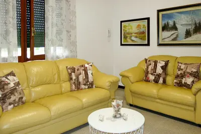 Image de Confortable appartement pour 6 personnes avec Wifi, Tv, patio, animaux admis et parking