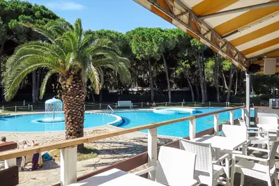Image de Joli appartement dans une maison de vacances avec Wifi, climatisation, piscine, Tv, patio et parking