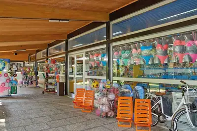Image de Appartement dans une maison de vacances avec piscine, climatisation, Wifi, Tv, terrasse, parking