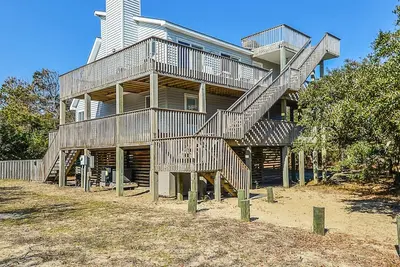 Image de 4x2398, The T House / Oceanside, 5 chambres, 3 salles de bains