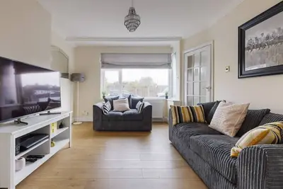 Image de Maison moderne de 4 chambres à Heathrow, Londres
