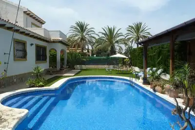 Image de Fab 4 chambres 3 salles de bain Villa de plage individuelle au coeur de Cabo Roig