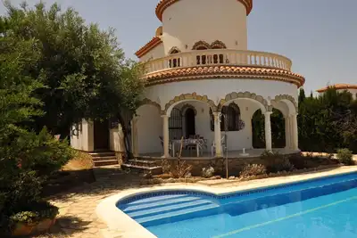 Villa 6-8 personne propriete privée piscine privée à 800 metre de la mer
