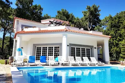 Image de Grande villa dans Golf Resort, piscine, à côté de fantastiques plages (Lisbonne-Portugal)