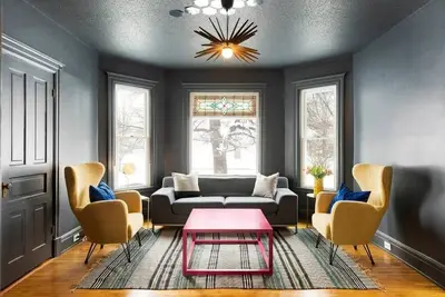 Image de Les bonnes vibrations ne vivent que ici! Du nouveau, impertinent et tellement amusant vient de se produire dans le nord-est de Minneapolis