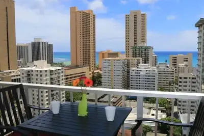 Image de Waikiki 2br Condo, walk to Beach, free parking