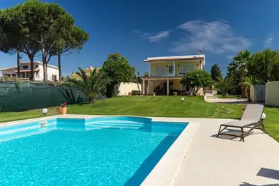 Image de Magnifique villa avec piscine en bord de mer