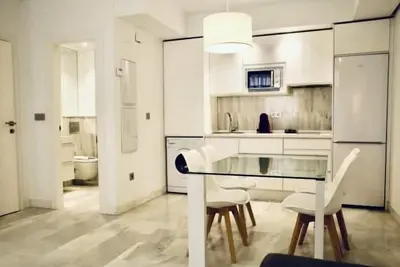 Image de Spacieux et moderne avec un parking gratuit dans le centre 4