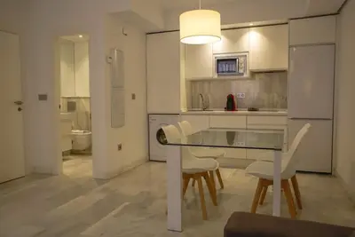 Image de Spacieux et moderne avec un parking gratuit dans le centre 8