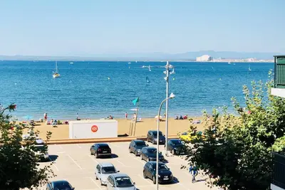 Image de Appartement à Roses en premiere ligne de mer