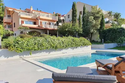 Image de Villa Laperuza est un endroit de luxe parfait et paisible pour des vacances reposantes.