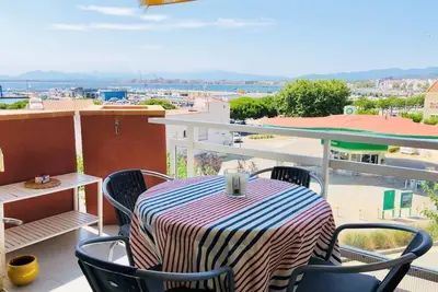 Image de Apartment A Roses, Sea And Port View, Close To Shops, Restaurents And Beach