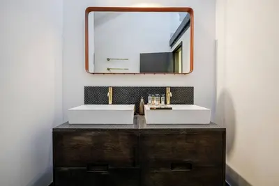 Image de Skyline Water Front Penthouse Apartment